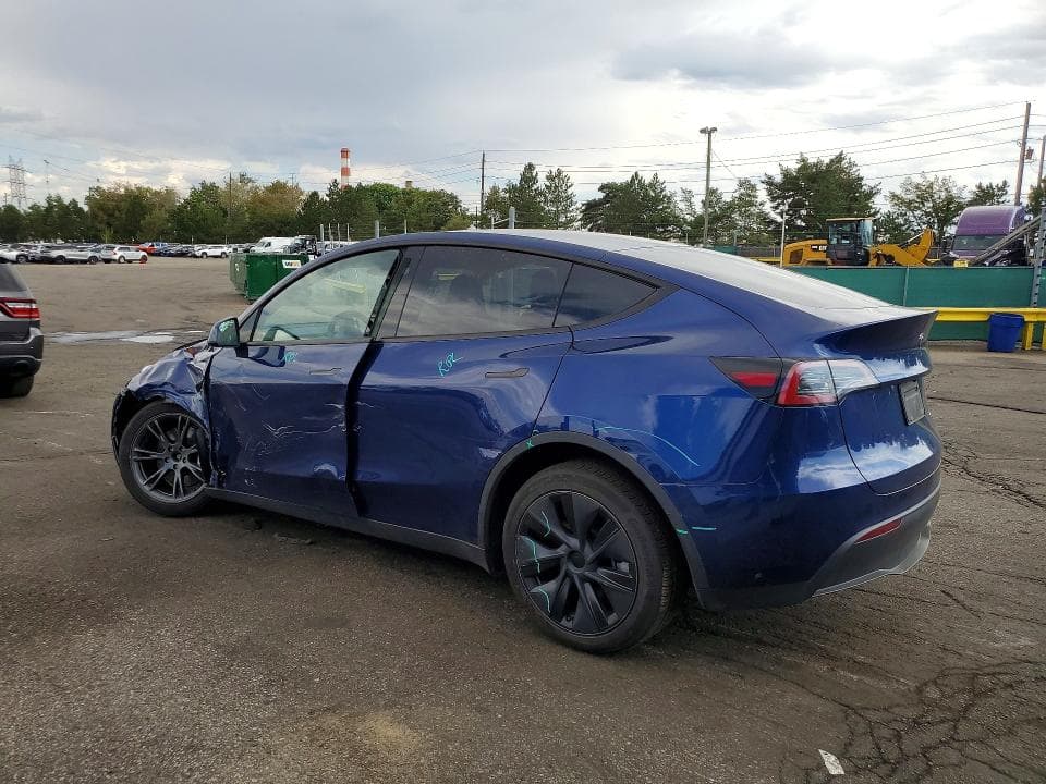 2024 TESLA MODEL Y 2