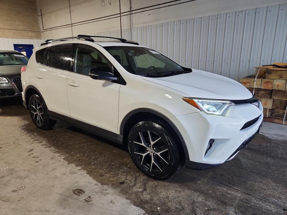 2018 TOYOTA RAV4 SE 4