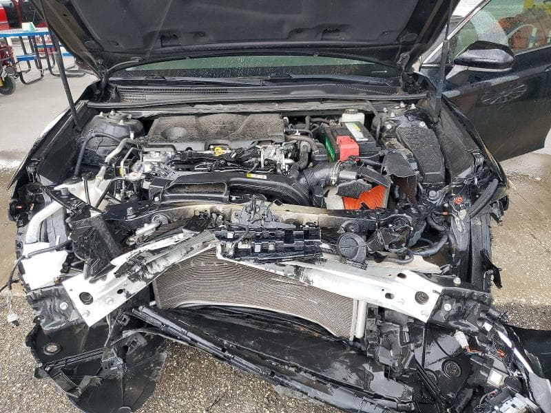2018 TOYOTA CAMRY SE 11