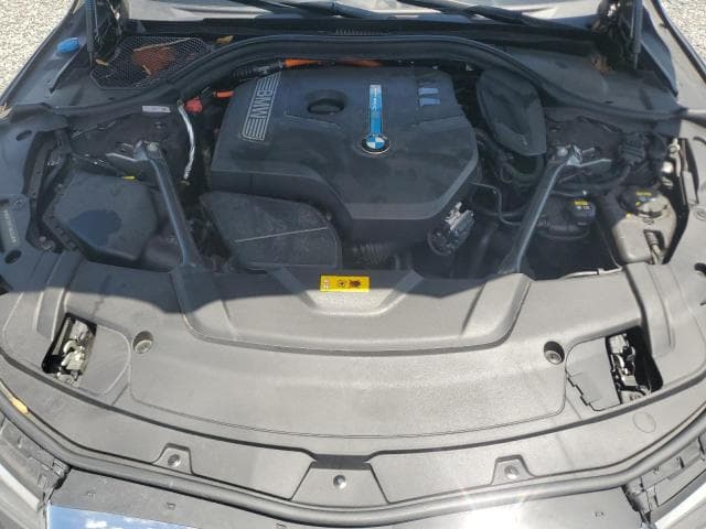 2018 BMW 740 XE 11