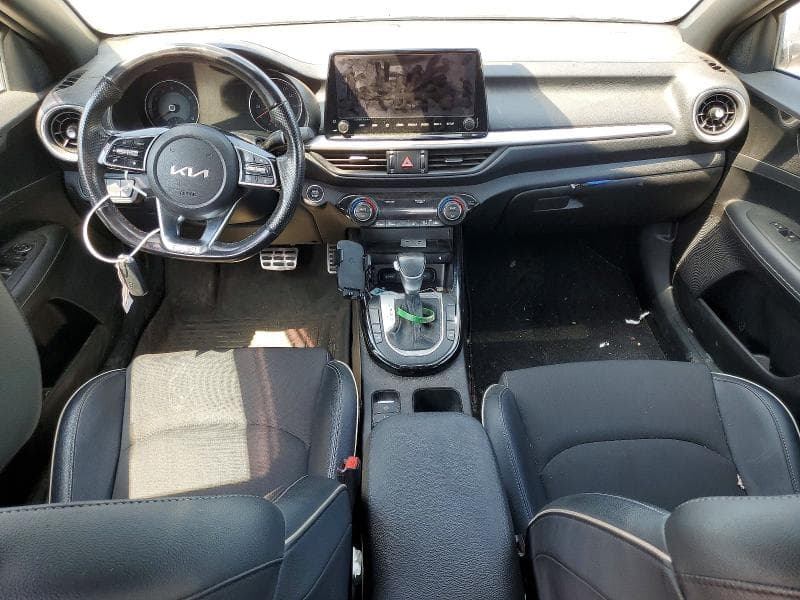 2023 KIA FORTE GT LINE 8