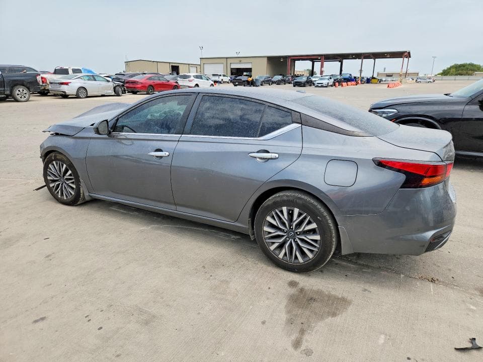 2023 NISSAN ALTIMA SV 2