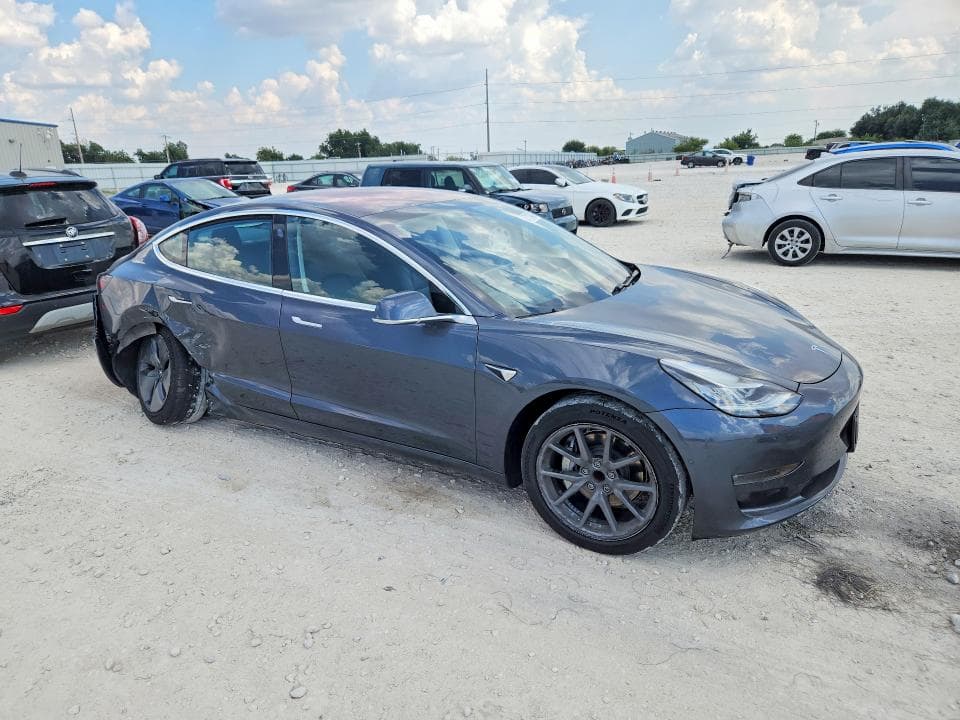 2018 TESLA MODEL 3 4