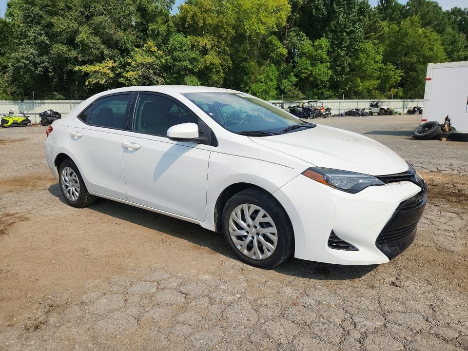 2018 TOYOTA COROLLA LE 4