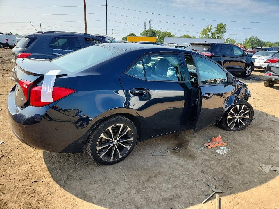 2019 TOYOTA COROLLA SE 3