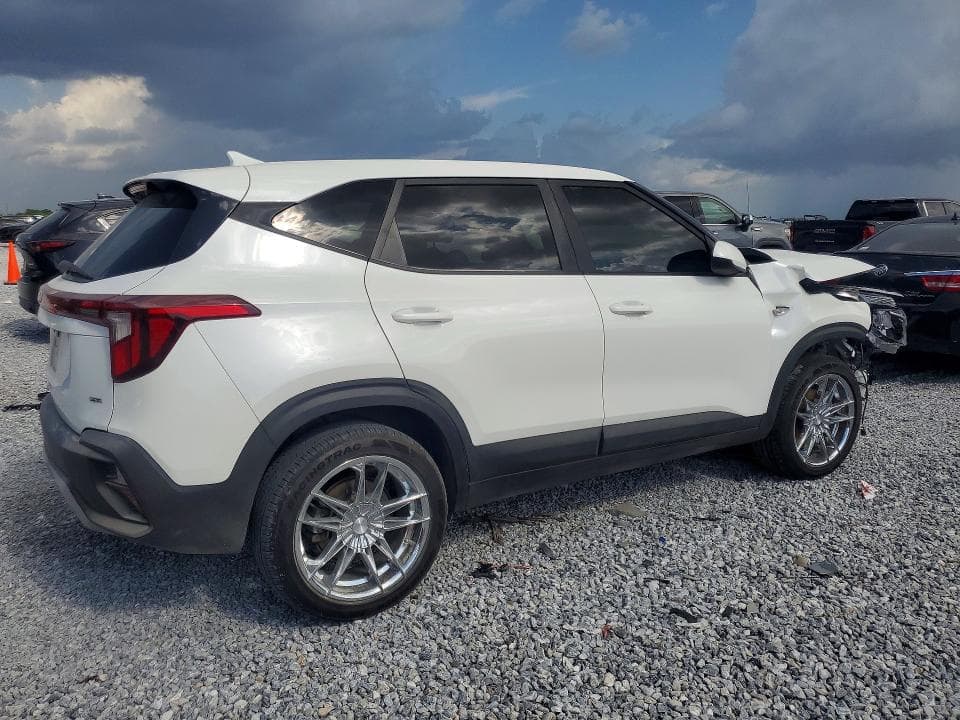 2024 KIA SELTOS LX 3