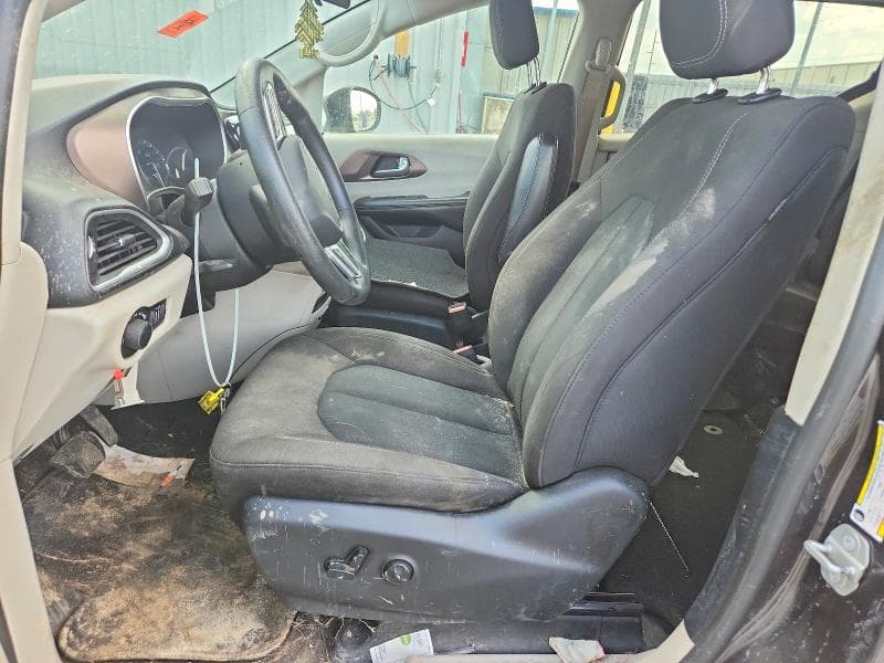 2020 CHRYSLER VOYAGER LX 7
