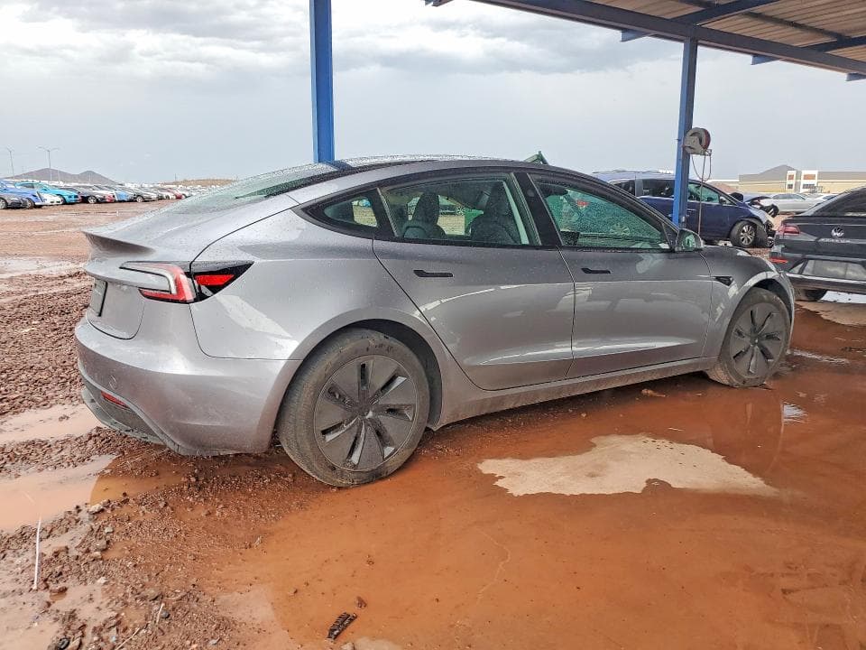2025 TESLA MODEL 3 3