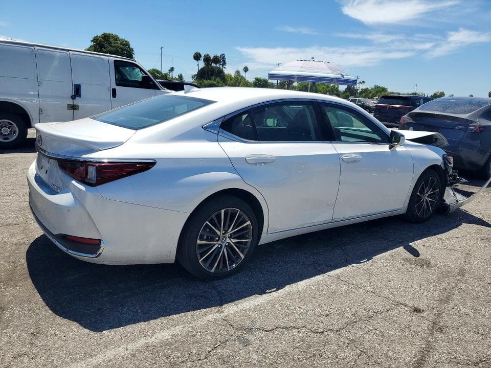 2025 LEXUS ES 300H 3