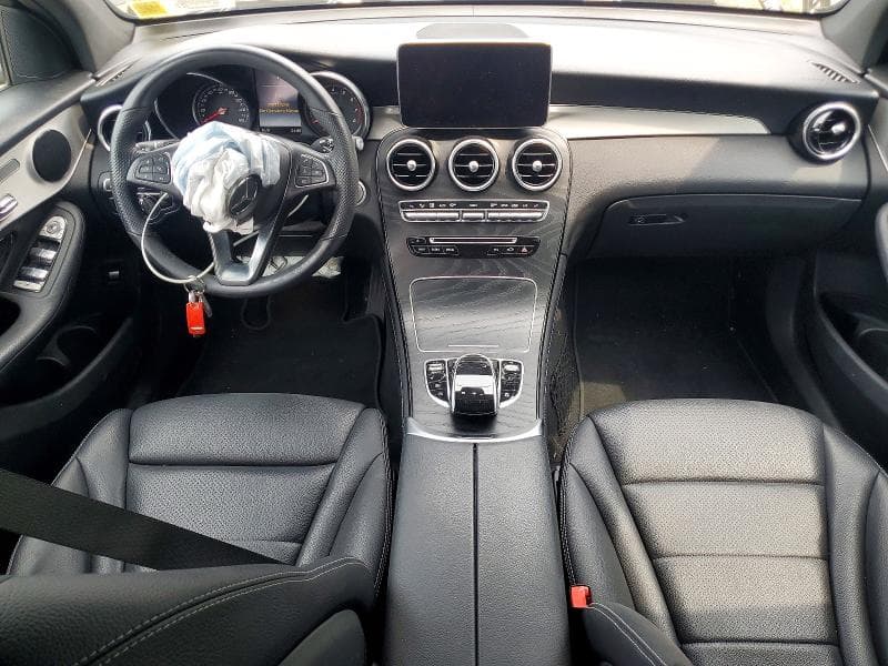 2019 MERCEDES-BENZ GLC 300 4MATIC 8