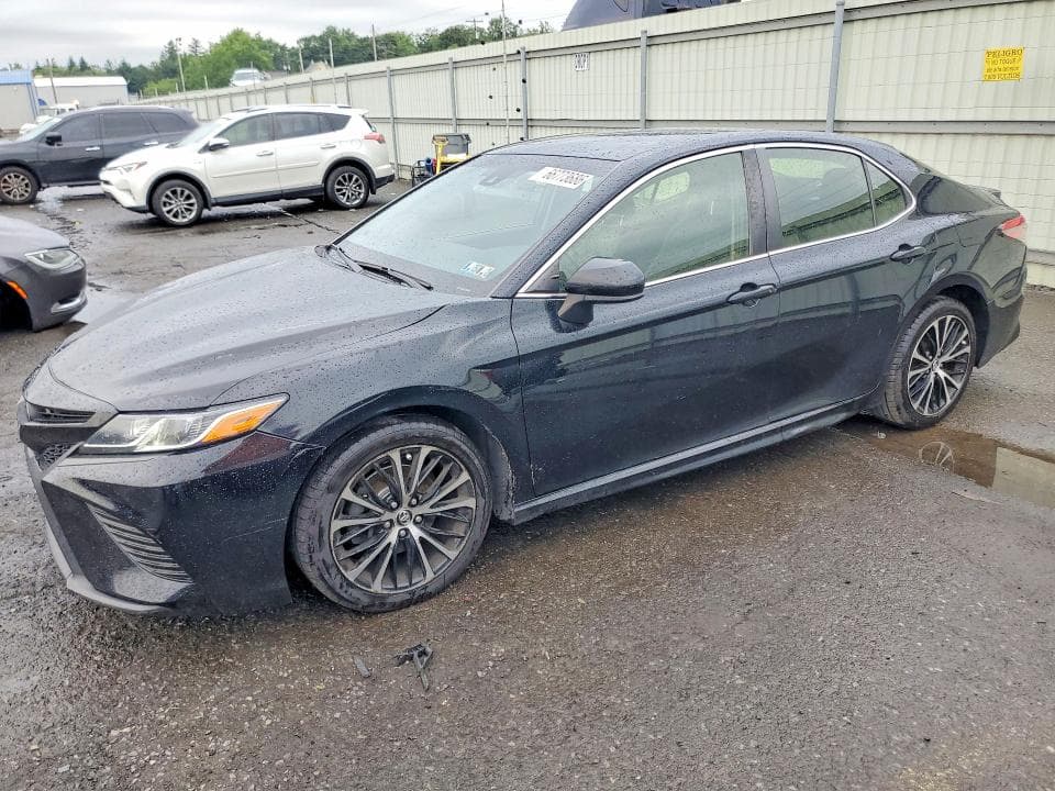 2018 TOYOTA CAMRY SE - 1