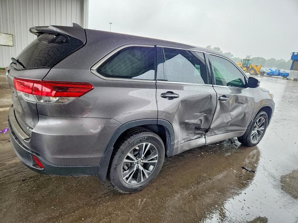 2018 TOYOTA HIGHLANDER LE PLUS 3