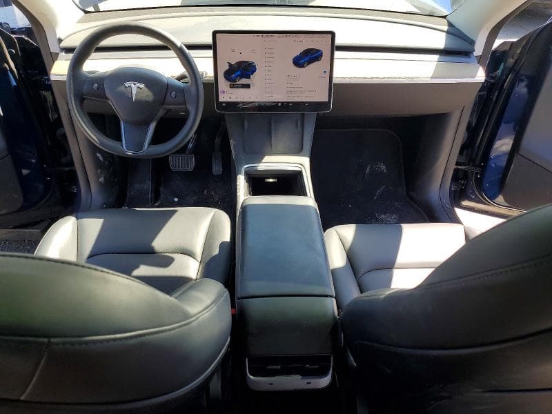 2023 TESLA MODEL Y 8