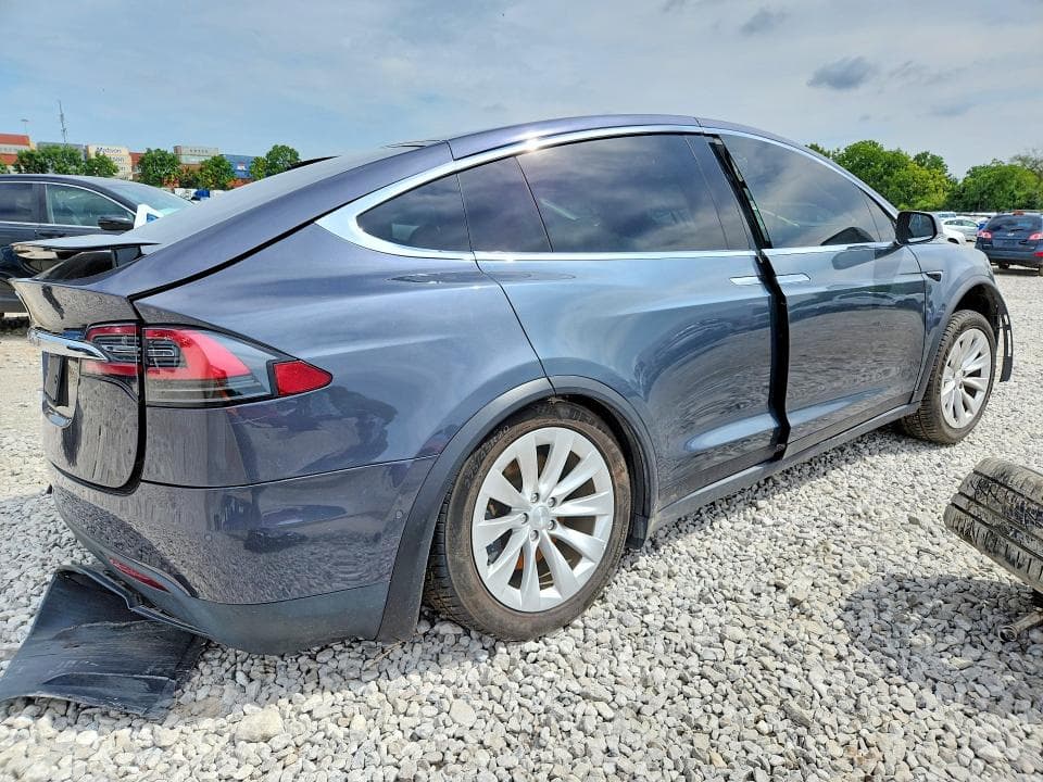 2020 TESLA MODEL X 3