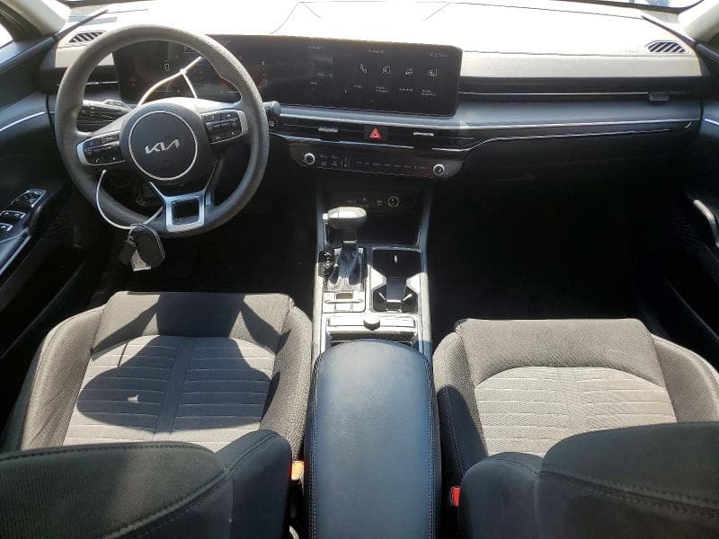 2025 KIA K5 LXS 8