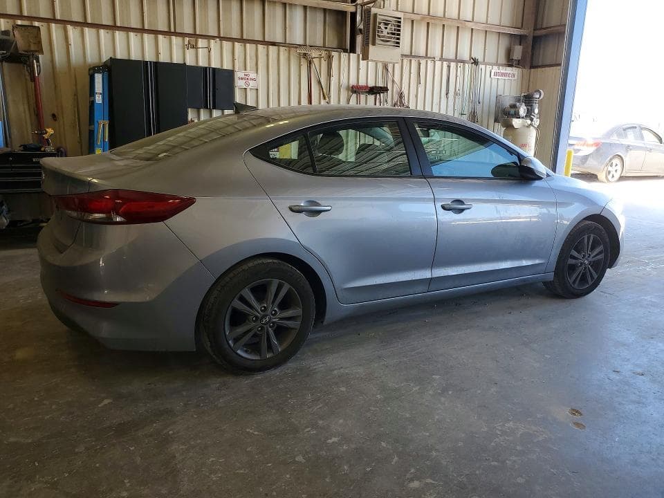 2017 HYUNDAI ELANTRA SE 3