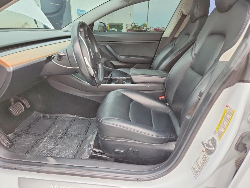 2018 TESLA MODEL 3 7