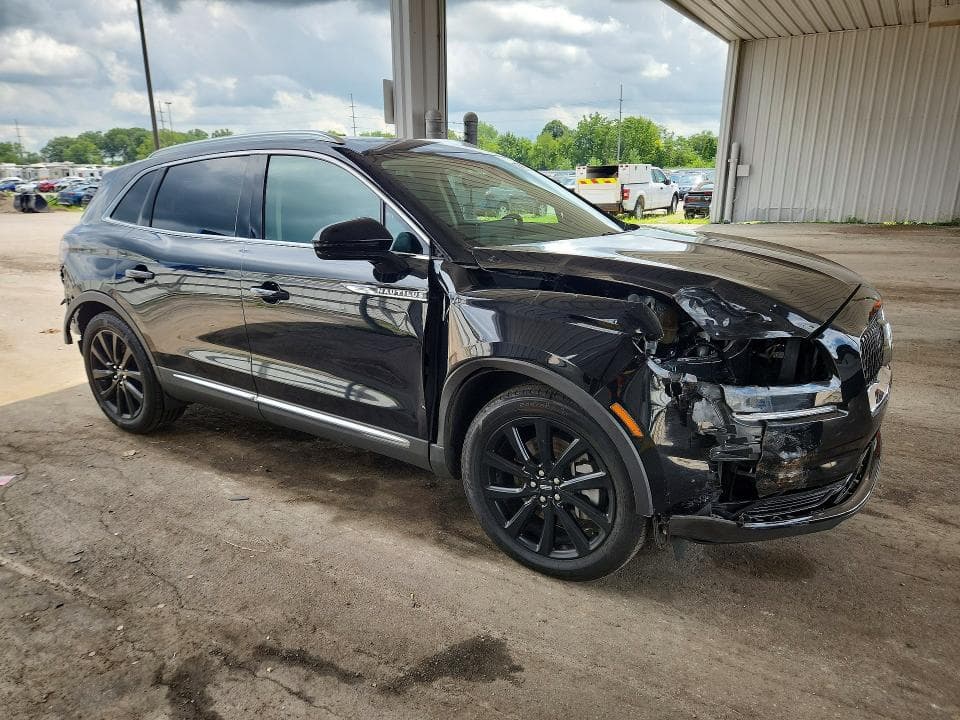 2021 LINCOLN NAUTILUS RESERVE 4
