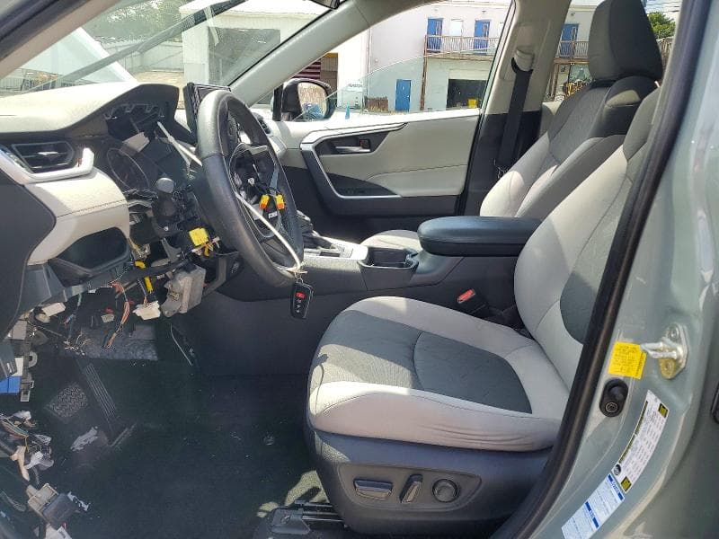 2020 TOYOTA RAV4 XLE 7