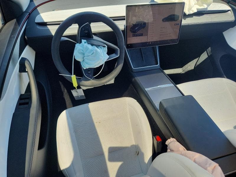 2026 TESLA MODEL Y 8