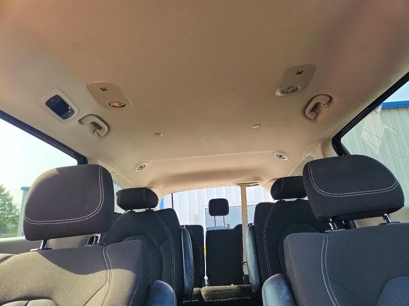 2023 CHRYSLER VOYAGER LX 10
