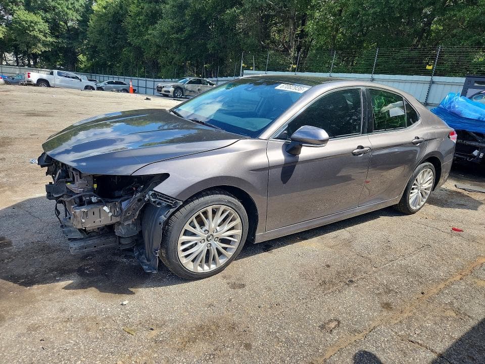 2018 TOYOTA CAMRY XLE - 1