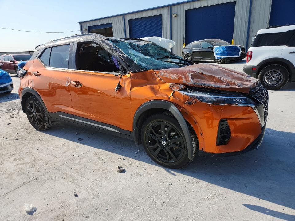 2021 NISSAN KICKS SR 4