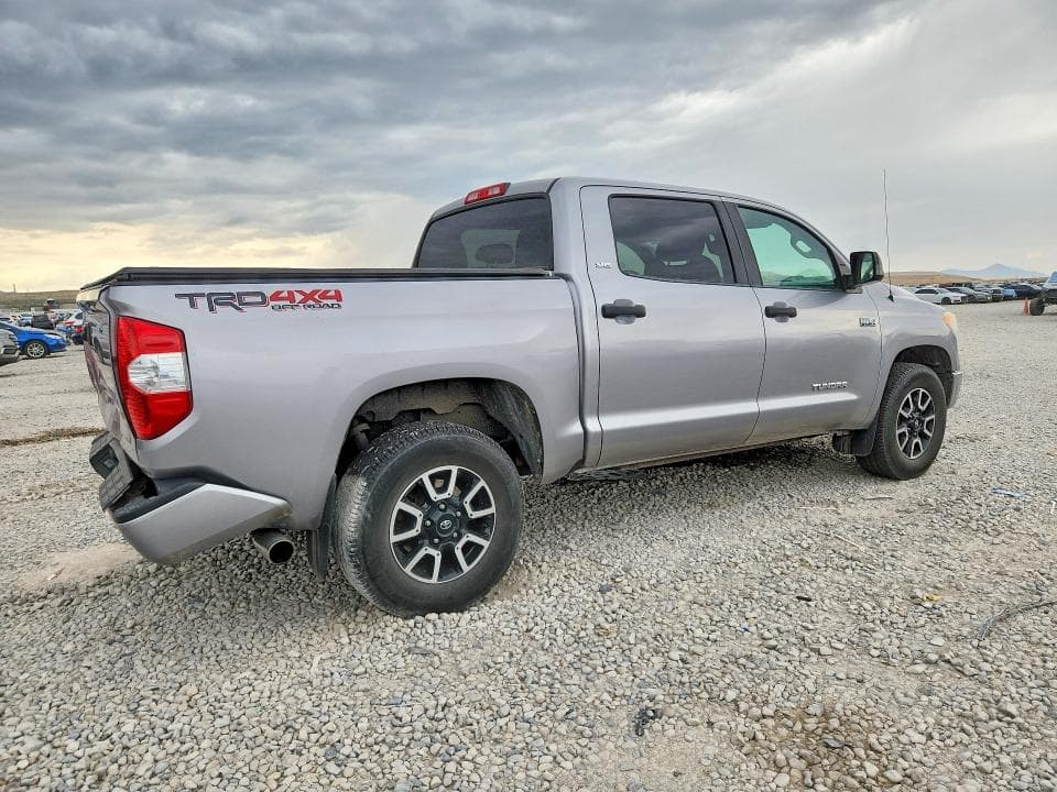 2017 TOYOTA TUNDRA SR5 3