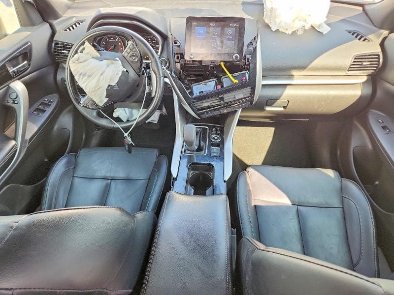 2023 MITSUBISHI ECLIPSE CROSS SE 8