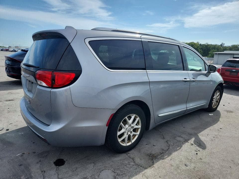 2020 CHRYSLER PACIFICA TOURING L 3