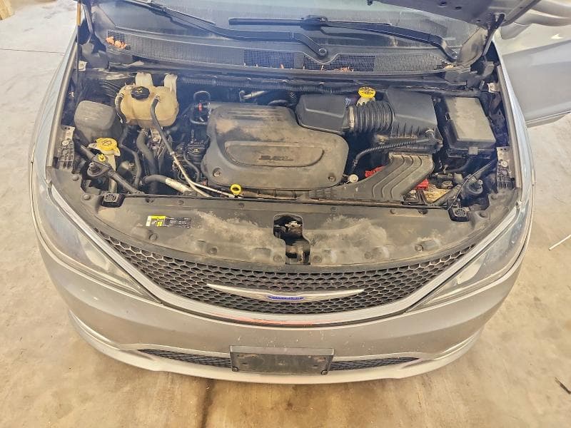 2019 CHRYSLER PACIFICA TOURING L 12