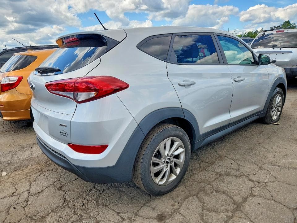 2018 HYUNDAI TUCSON SE 3