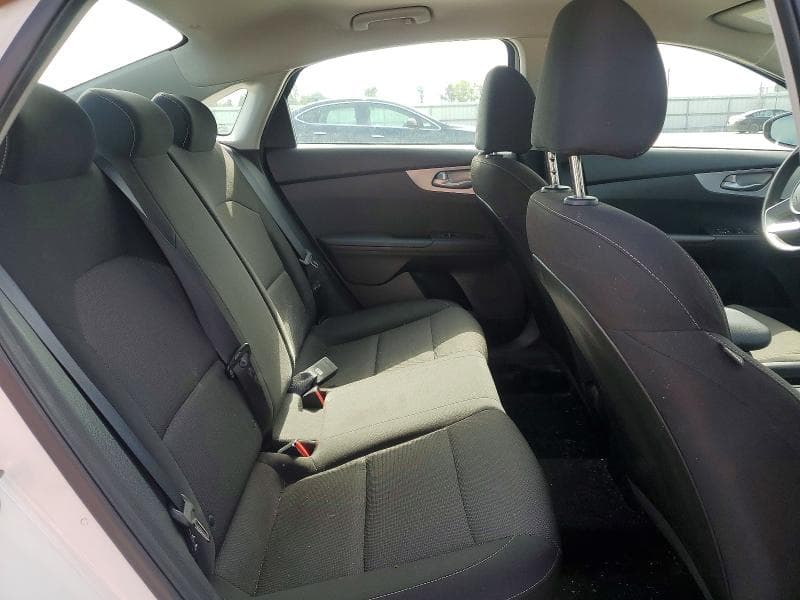 2023 KIA FORTE LXS 10