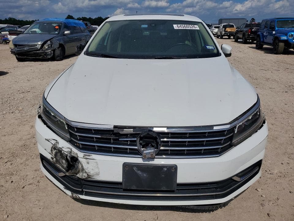 2017 VOLKSWAGEN PASSAT SE 5