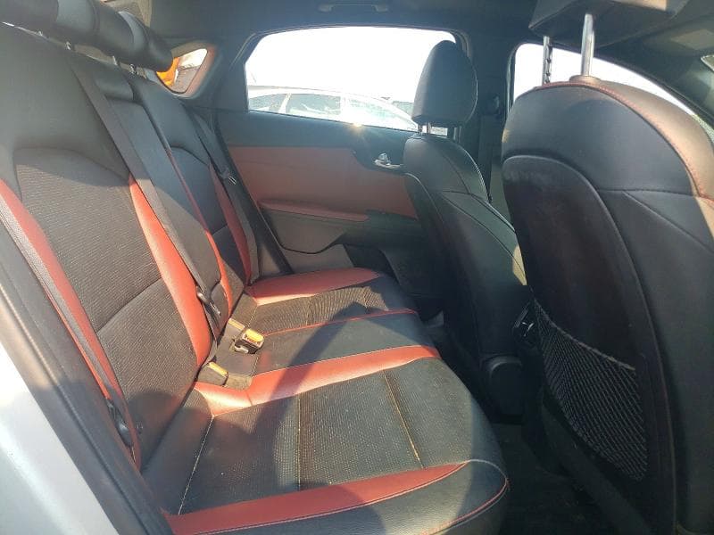 2020 KIA FORTE EX 10