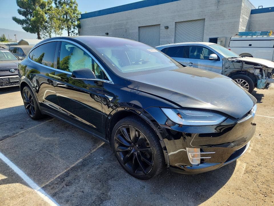 2020 TESLA MODEL X 4