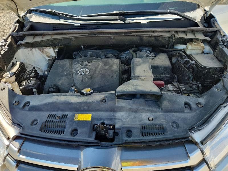 2017 TOYOTA HIGHLANDER XLE 12