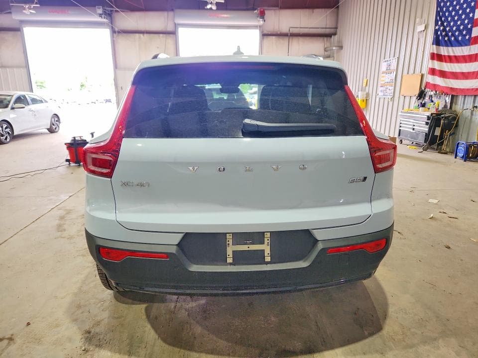 2026 VOLVO XC40 PLUS 6