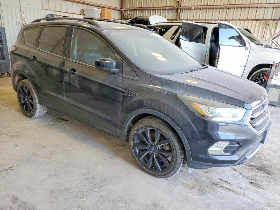 2017 FORD ESCAPE SE 4