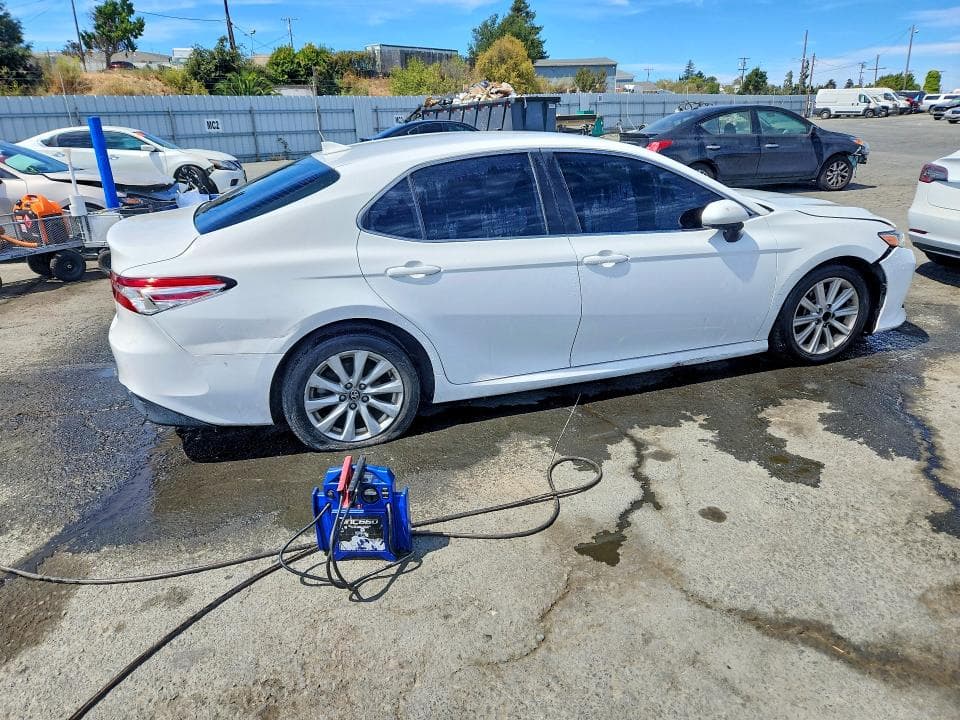 2020 TOYOTA CAMRY LE 3