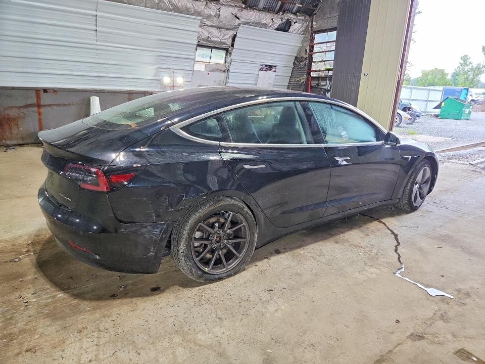 2018 TESLA MODEL 3 3