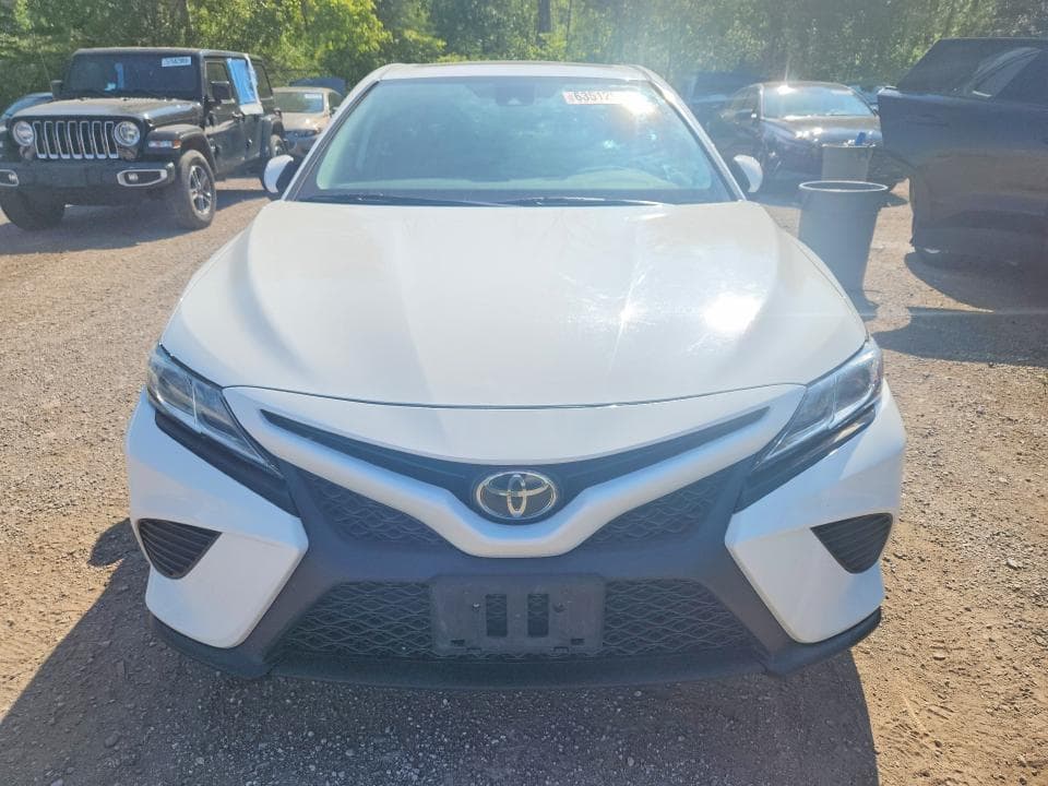 2020 TOYOTA CAMRY SE 5