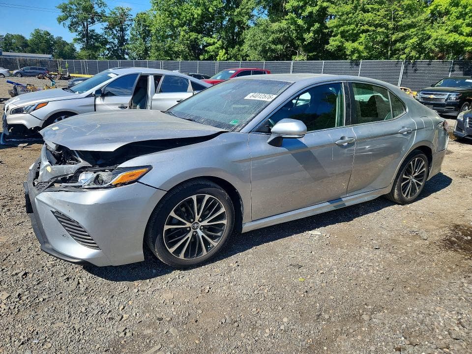 2018 TOYOTA CAMRY SE - 1