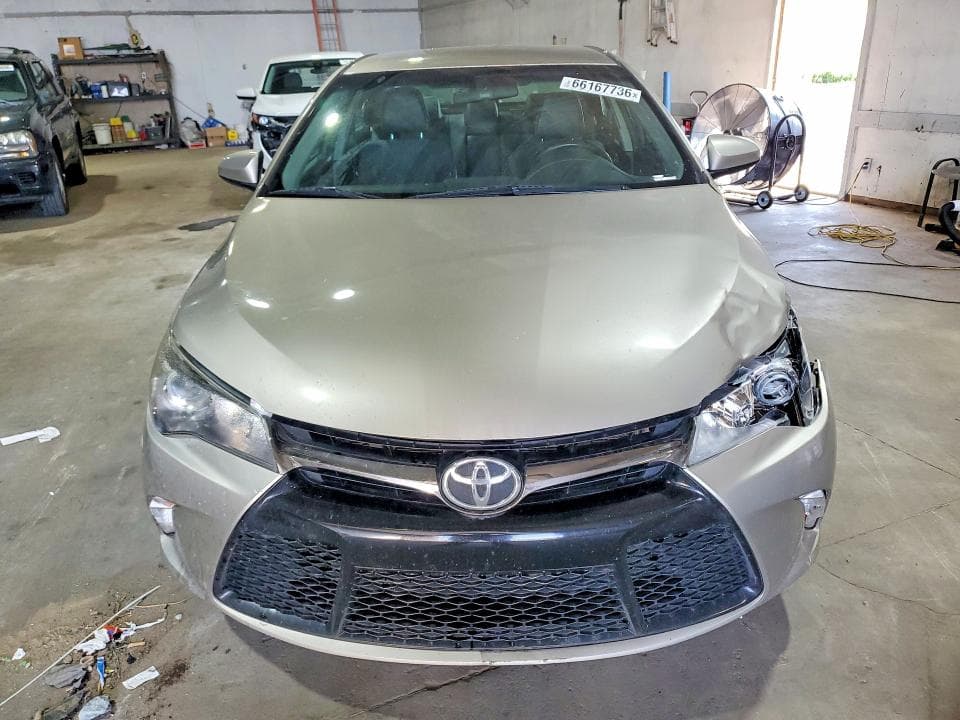 2017 TOYOTA CAMRY SE 5