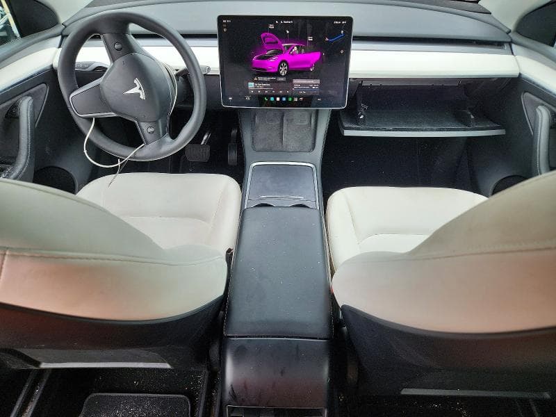 2023 TESLA MODEL Y 8