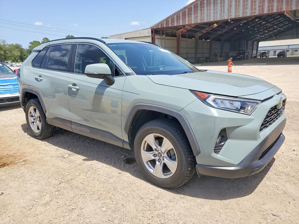 2021 TOYOTA RAV4 XLE 4