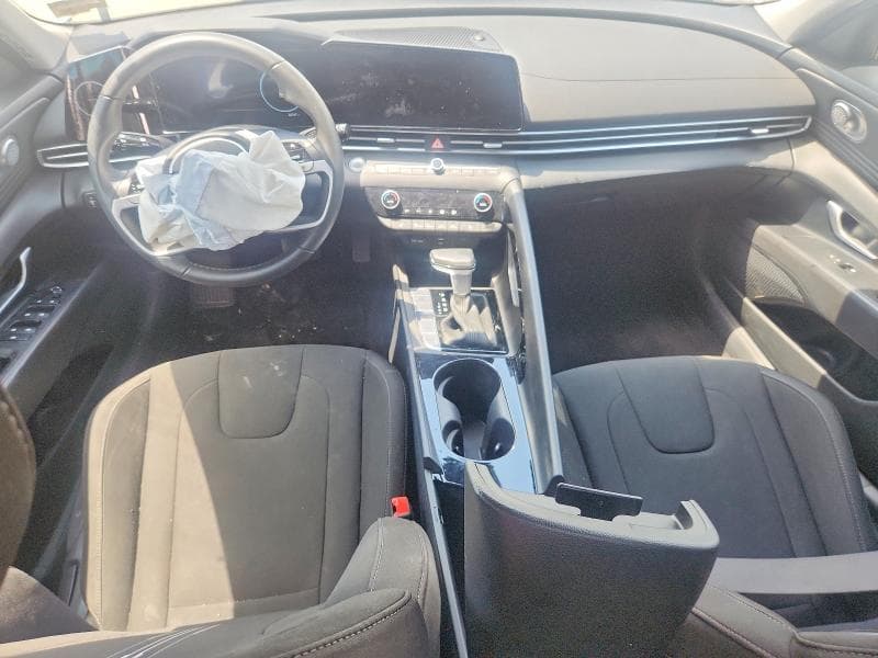 2025 HYUNDAI ELANTRA SEL 8