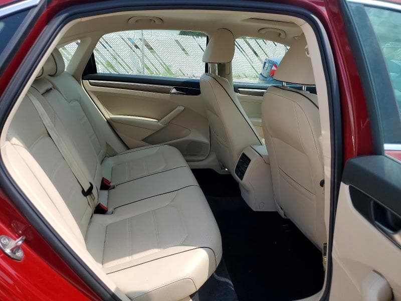 2018 VOLKSWAGEN PASSAT SE 10