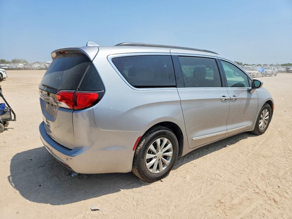 2017 CHRYSLER PACIFICA TOURING L 3