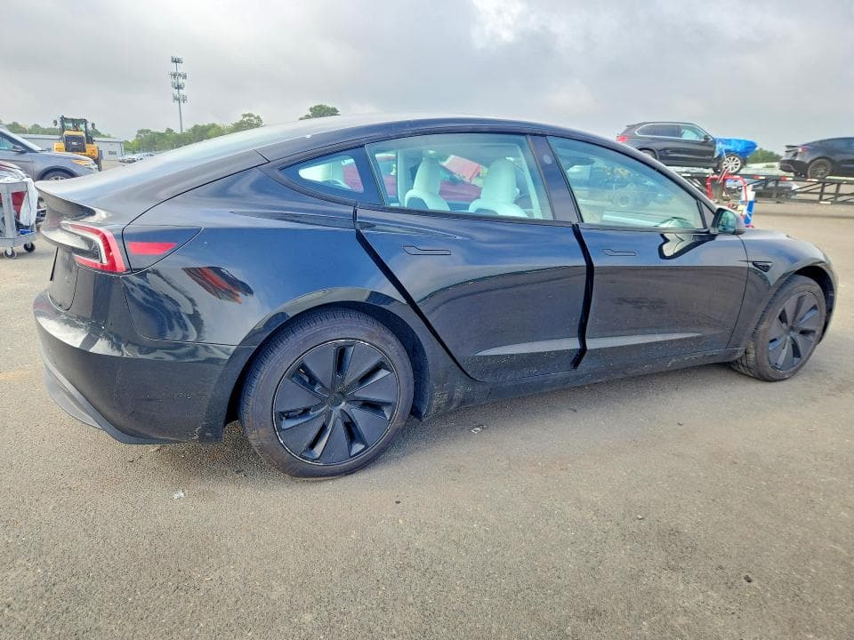 2025 TESLA MODEL 3 3